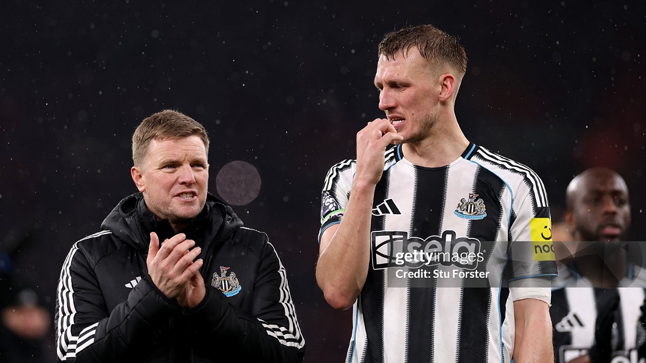 Dan Burn Tak Ingin Eddie Howe Bernasib Seperti Sir Bobby Robson