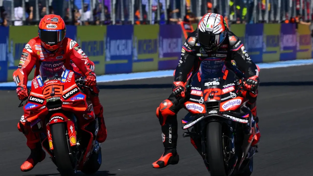 Marco Bezzecchi dan Marc Marquez Ducati