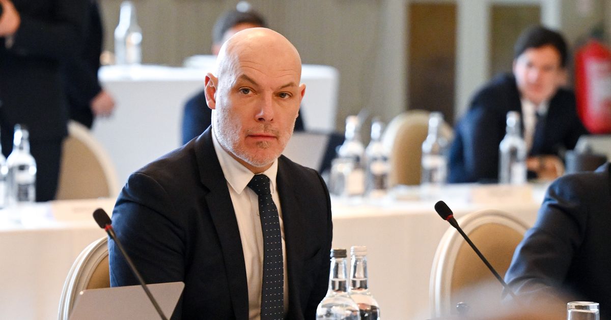 Kontroversi Keputusan Howard Webb di Laga Arsenal vs Chelsea