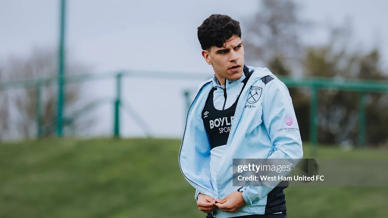 Gelandang West Ham United, Mateus Fernandes