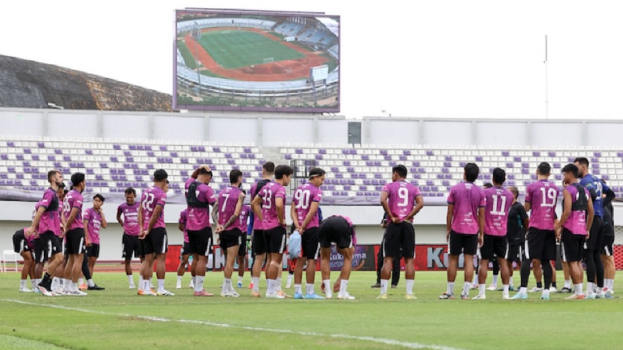 Persita Tangerang Hadapi Jadwal Padat, Carlos Pena Optimis Timnya Bangkit