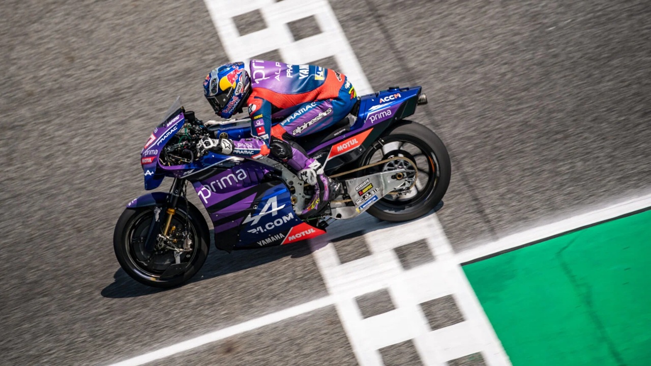 Toprak Razgatlioglu Bawa Gaya Balap Ala WSBK Saat Tunggani Motor MotoGP