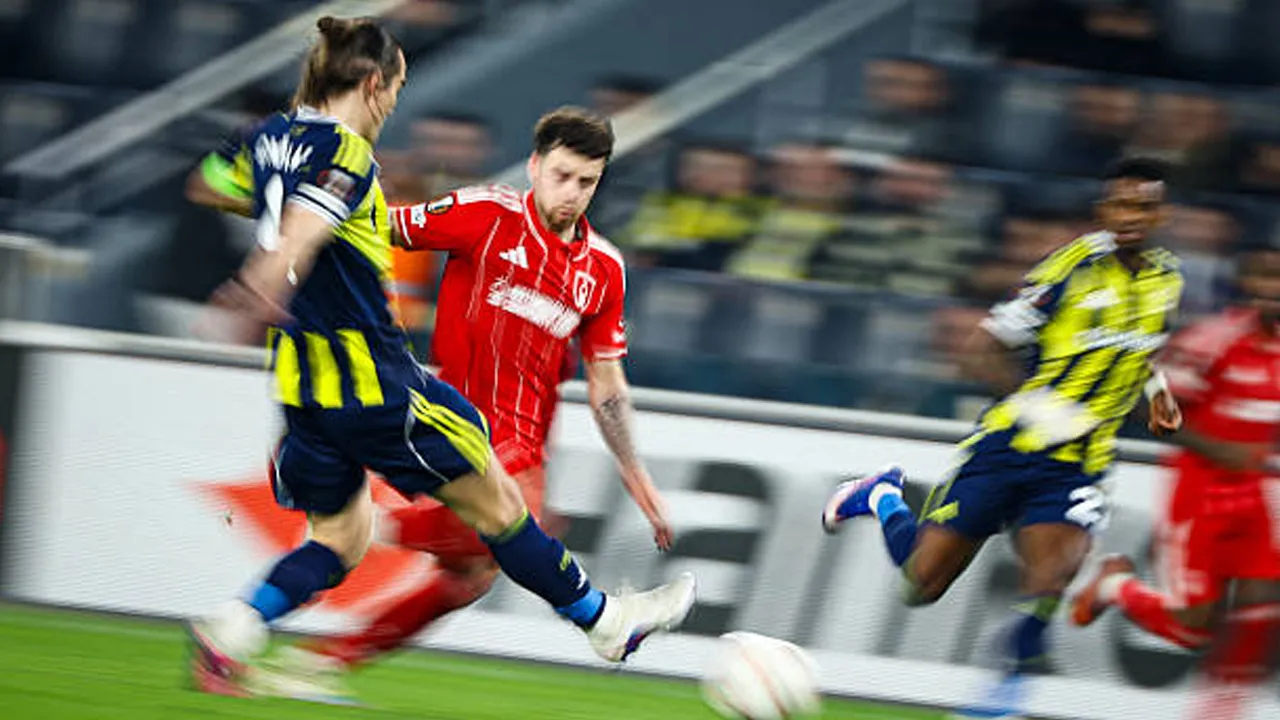 Fenerbahce Hadapi Misi Mustahil Lawan Nottingham Forest