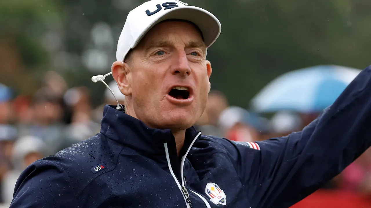 Kehadiran Jim Furyk menambah daftar mantan pemain yang dilibatkan Golf Channel musim ini. (Foto: AP)