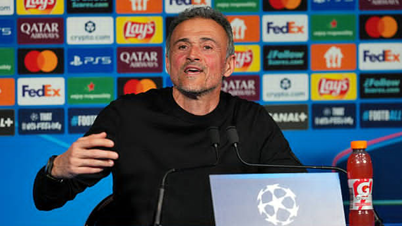 Lolos 16 Besar UCL, Luis Enrique Puji Adaptasi Taktis Paris Saint-Germain
