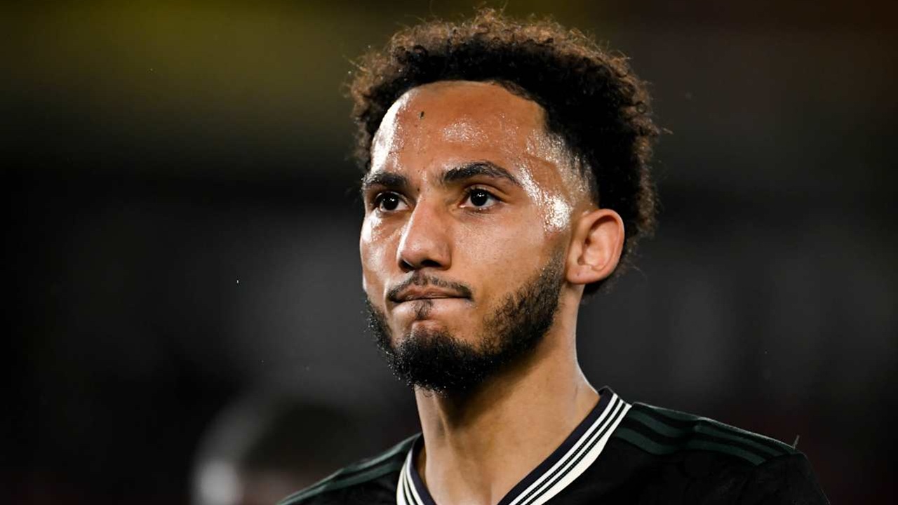 Penjelasan UEFA soal Kartu Merah Lloyd Kelly Terungkap