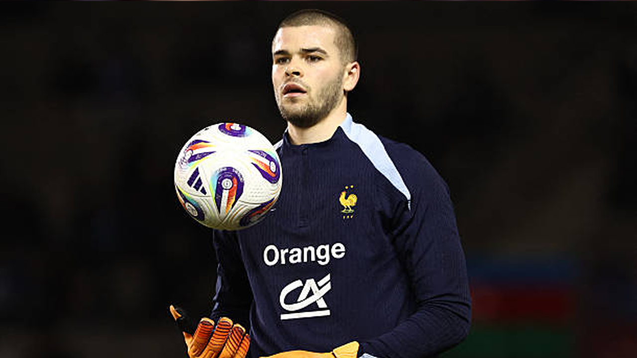 Posisinya di Timnas Prancis Mulai Terancam, Lucas Chevalier Bisa Dicoret