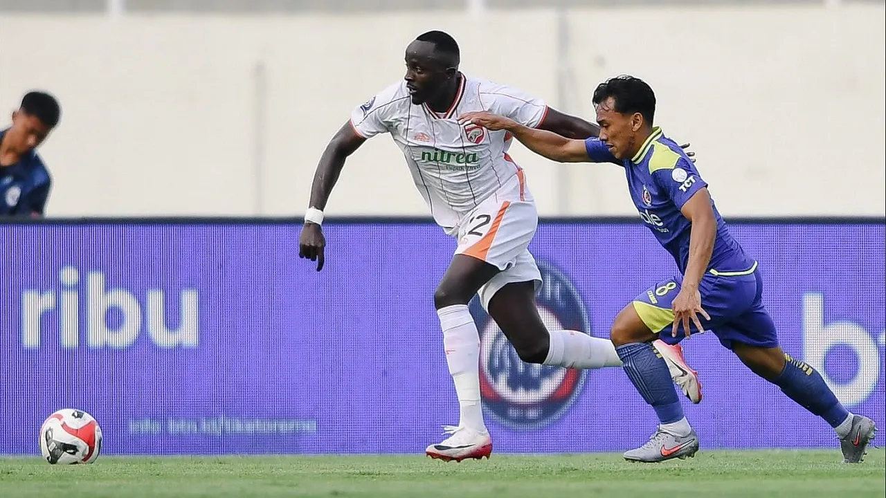 Pertemuan pertama Arema FC kontra Borneo FC