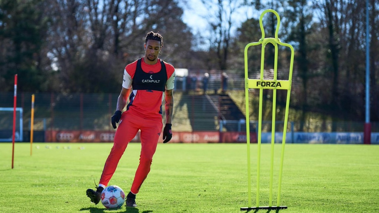 Usai Menghilang Sehari, Michael Olise dan Pavlovic Kembali Latihan di Bayern