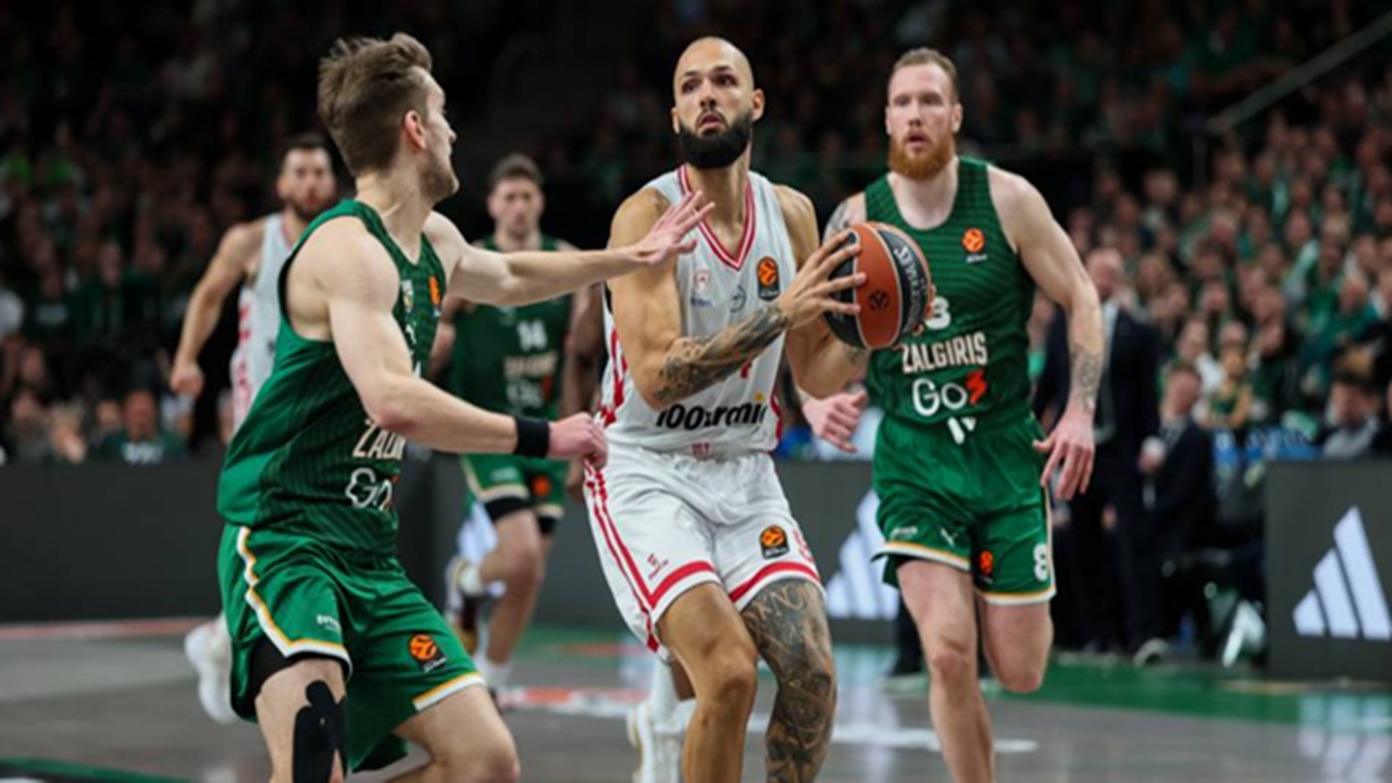 Zalgiris Pecundangi Olympiacos di Zalgirio Arena