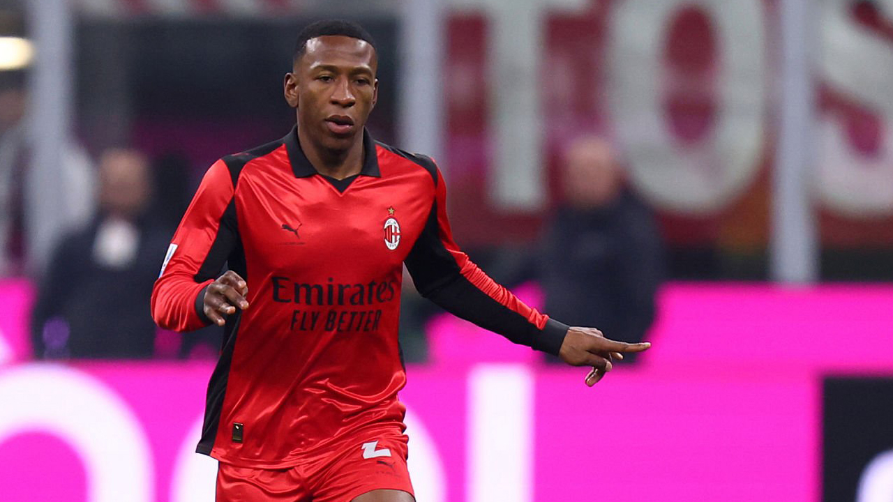 Bologna Tertarik Datangkan Pervis Estupinan dari AC Milan