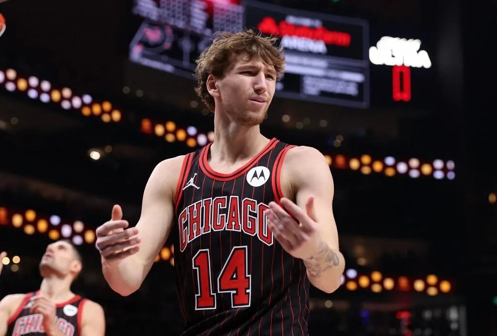 Buzelis Bantah Tuduhan Tanking Chicago Bulls - sumber: (mainbasket)
