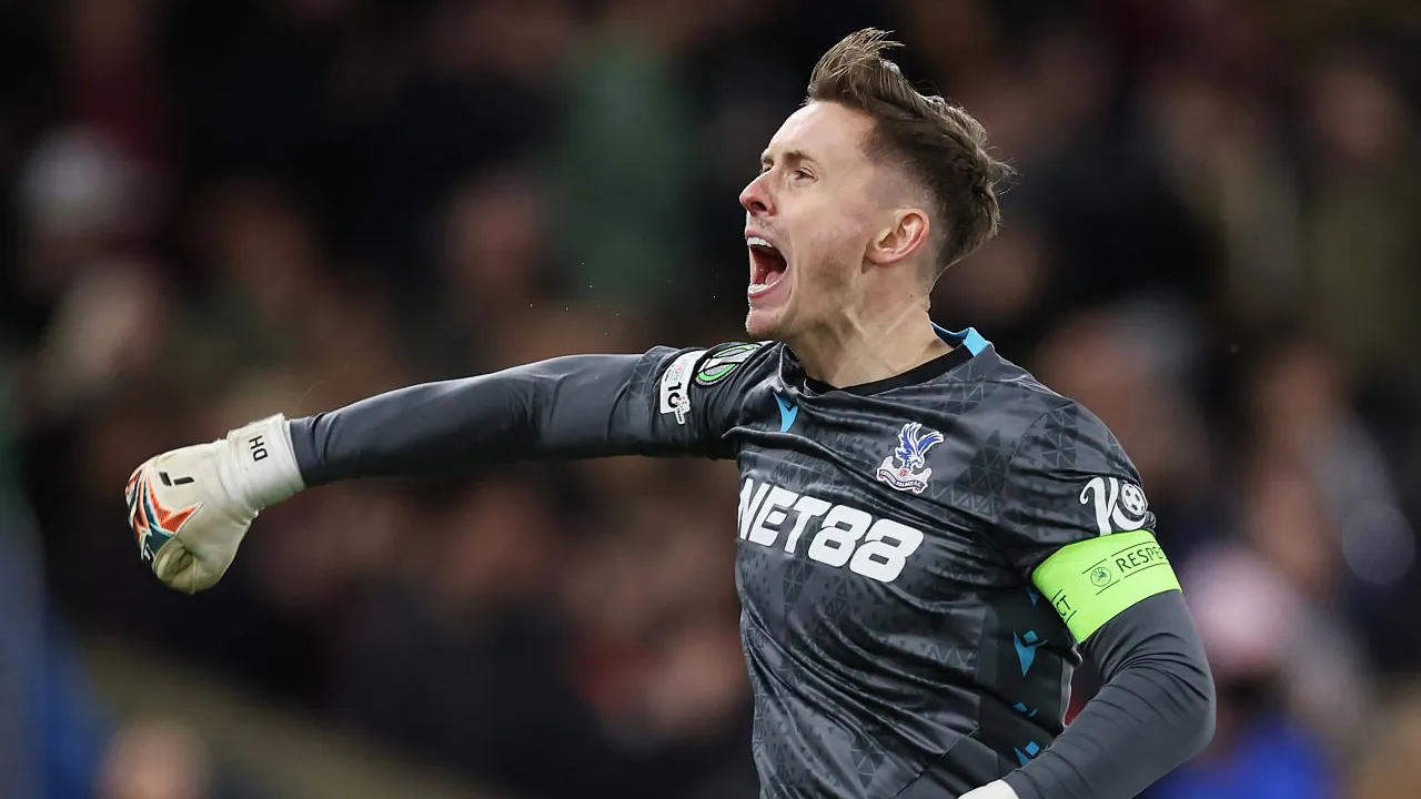 Dean Henderson Puji Rekan Setim Usai Palace Amankan Tiket 16 Besar