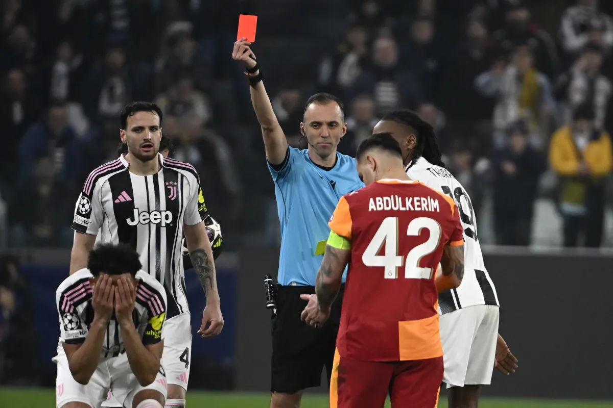 Kartu Merah Kelly Dibenarkan UEFA dalam Kekalahan Juventus dari Galatasaray - sumber: (footballitalia)