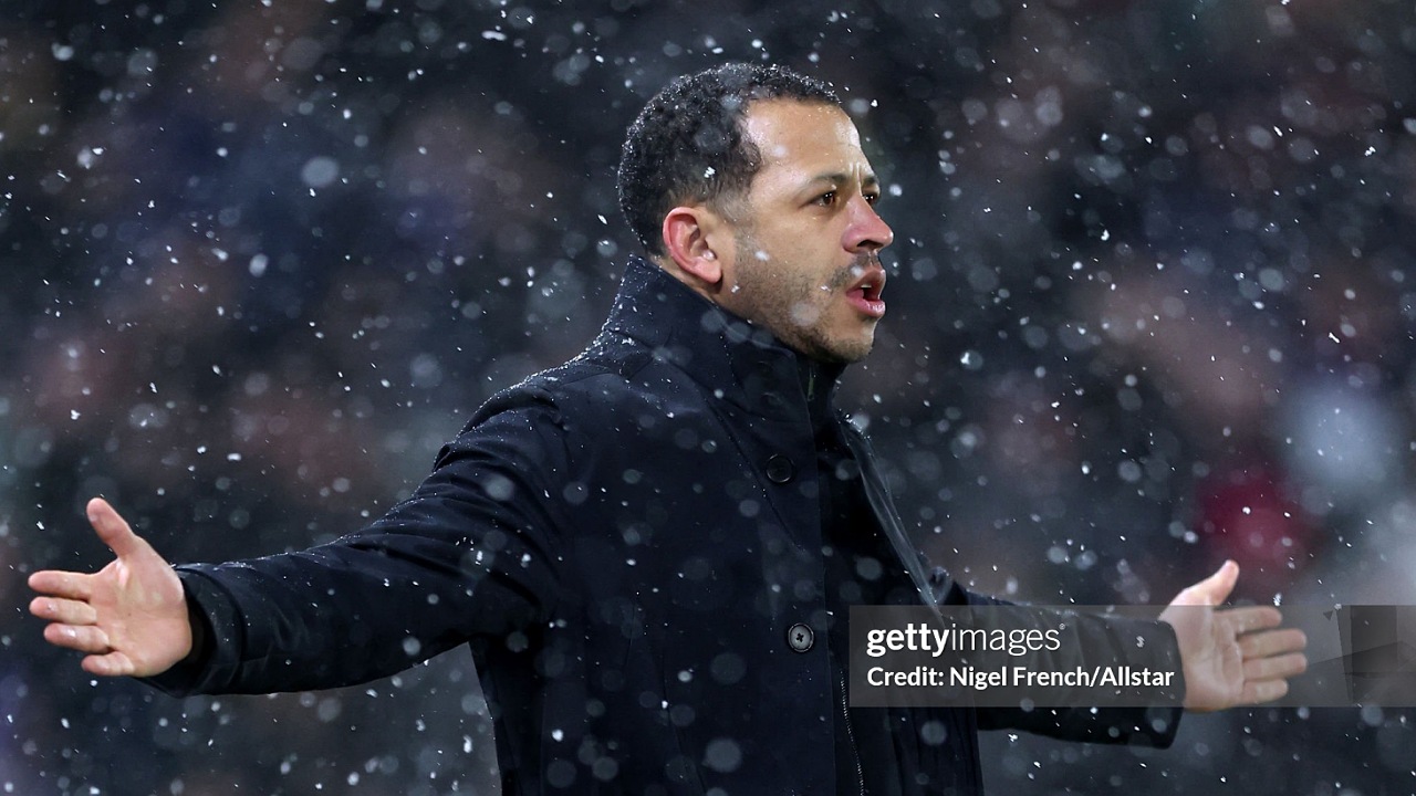 Liam Rosenior Murka Usai Chelsea Buang Poin di Kandang