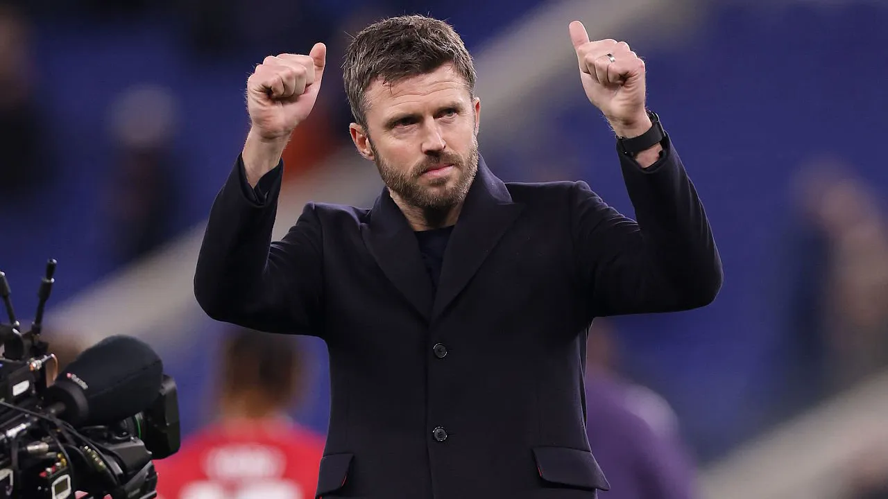 Michael Carrick punya peluang bawa MU jadi juara.