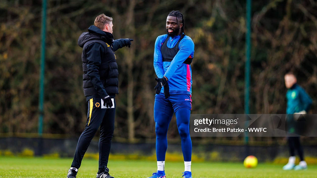 Rob Edwards Bela Tolu Arokodare Usai Tindakan Rasisme