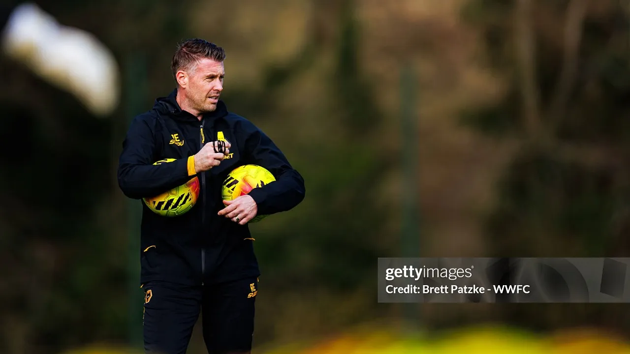 Rob Edwards dan Regis Le Bris sama-sama mengecam kasus rasisme