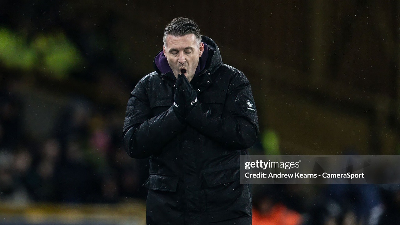 Rob Edwards Tuntut Gairah Wolves saat Hadapi Aston Villa