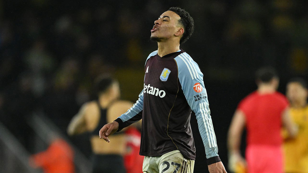 Aston Villa Tumbang di Molineux, Morgan Rogers Mengaku Kecewa