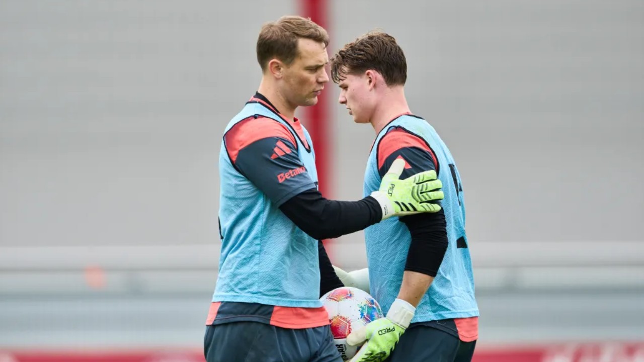 Bayern Munich Pastikan Jonas Urbig Jadi Penerus Manuel Neuer