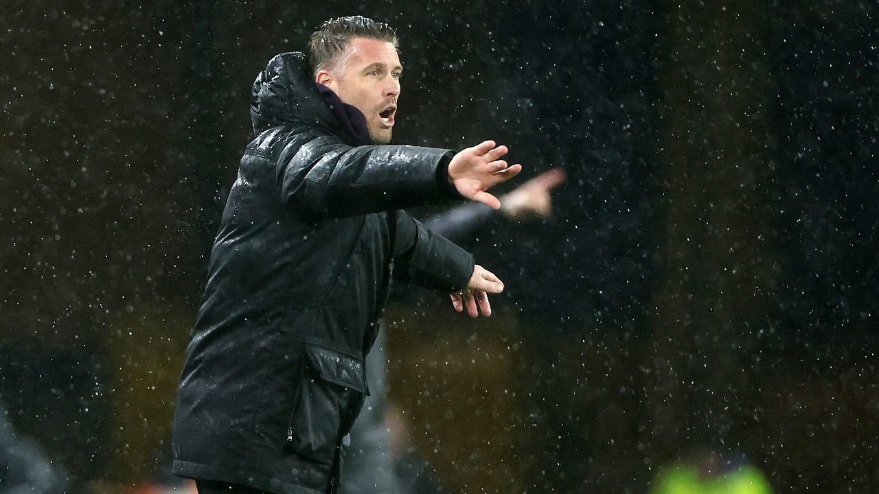 Bungkam Aston Villa, Rob Edwards Puji Performa Wolves