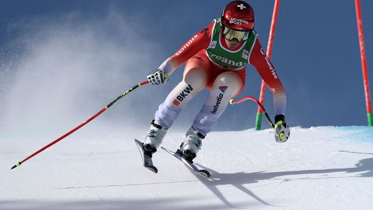Corinne Suter Juara Nomor Downhill di Soldeu, Perburuan Poin Vonn Dimulai