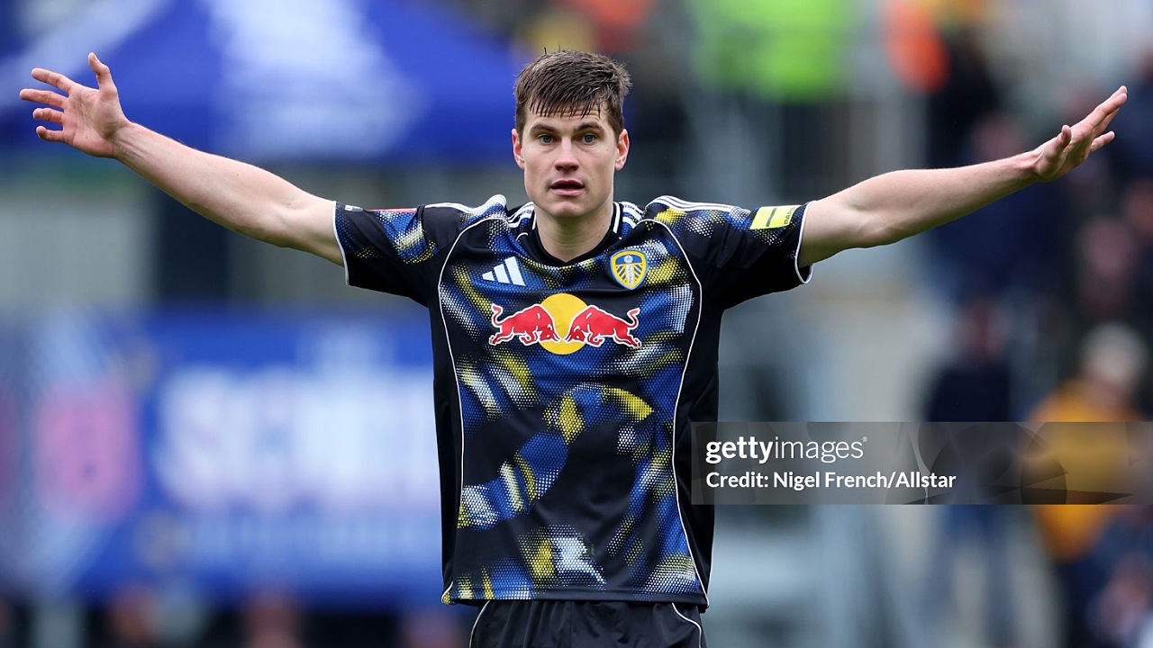 Jaka Bijol Yakin Leeds United Bisa Tantang Manchester City