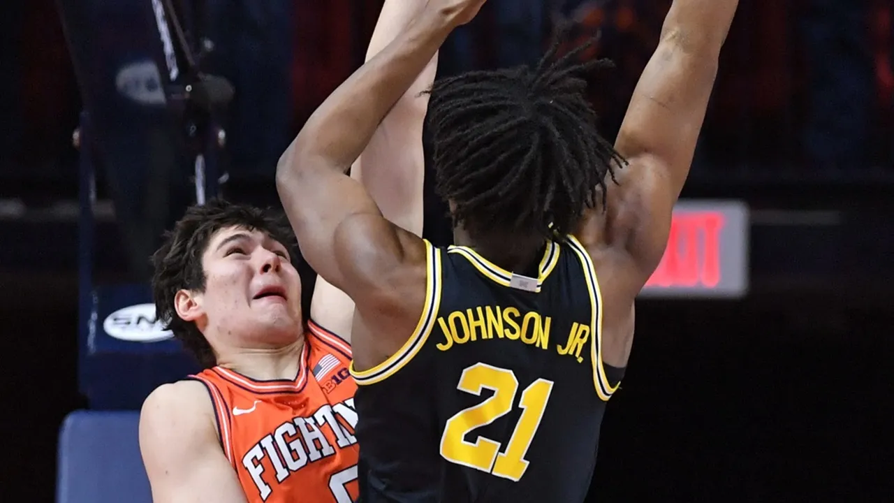 Michigan Wolverines Hentikan Kekalahan Beruntun Lawan Illinois