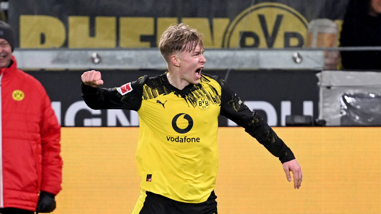 Daniel Svensson: Dortmund Tidak Layak Menelan Kekalahan dari Bayern