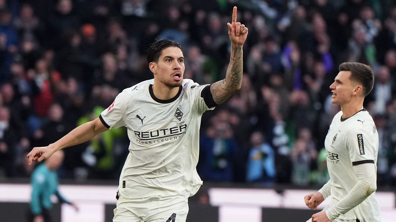 Kevin Diks Bahagia Usai Gladbach Akhiri Paceklik Kemenangan