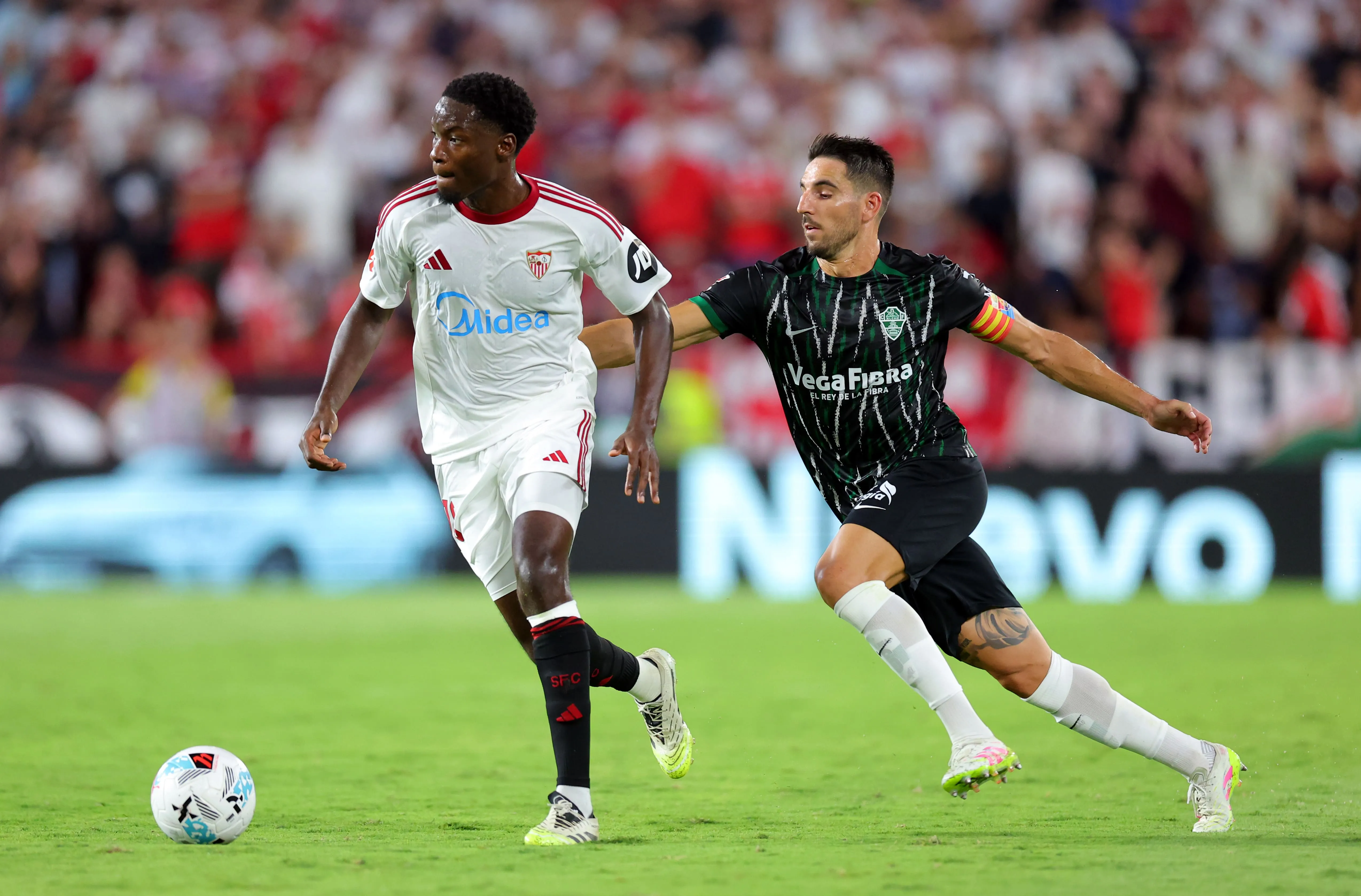 Man United Incar Dua Gelandang La Liga Musim Panas Ini - sumber: (footballespana)