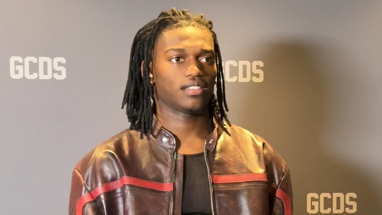 Wakili Adidas, Rafael Leao Tampil Memukau di Milan Fashion Week