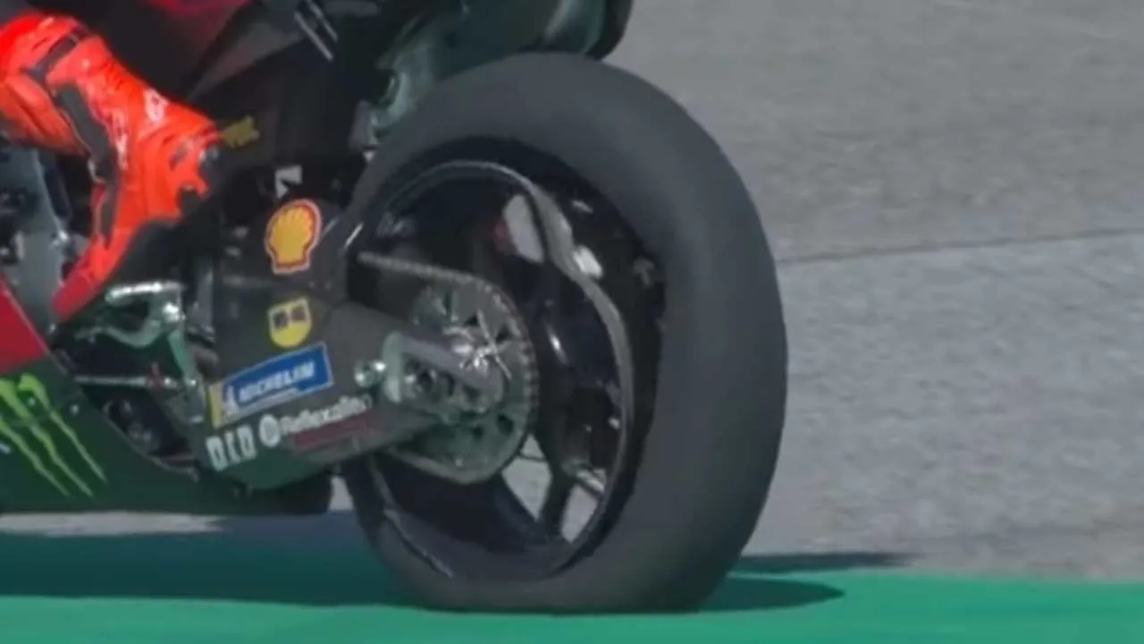 Ducati Jelaskan Penyebab Insiden Marc Marquez: Velg Pecah Hantam Kerb