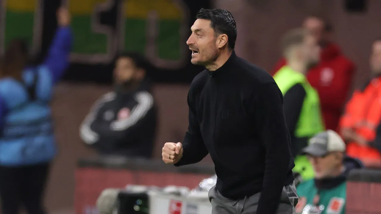 Frankfurt Menang Meyakinkan, Albert Riera Puji Performa Pemain