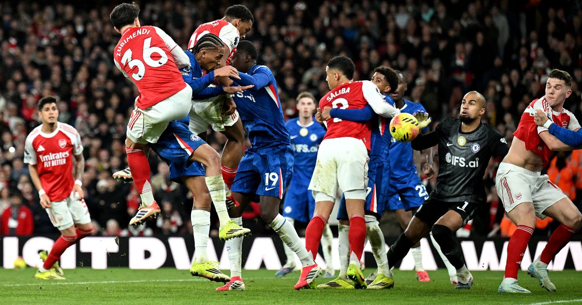 Gary Neville Kritik Keras Penampilan Robert Sanchez