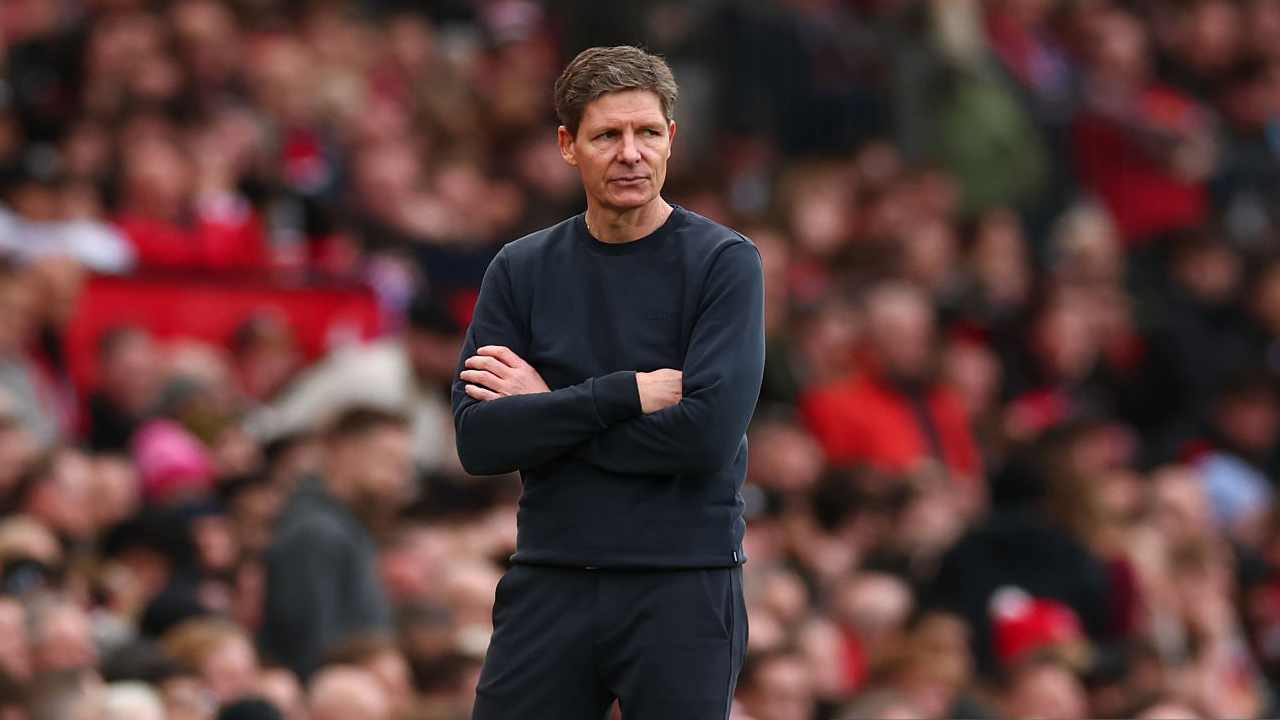 Kalah Tipis dari MU, Oliver Glasner Soroti Penalti dan Kartu Merah