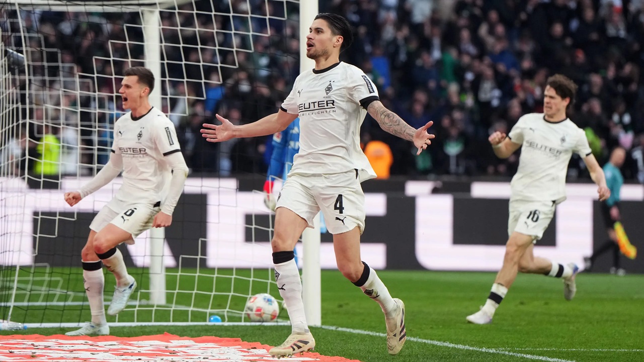 Kevin Diks Cetak Gol Penalti Bantu Gladbach Akhiri Puasa Kemenangan