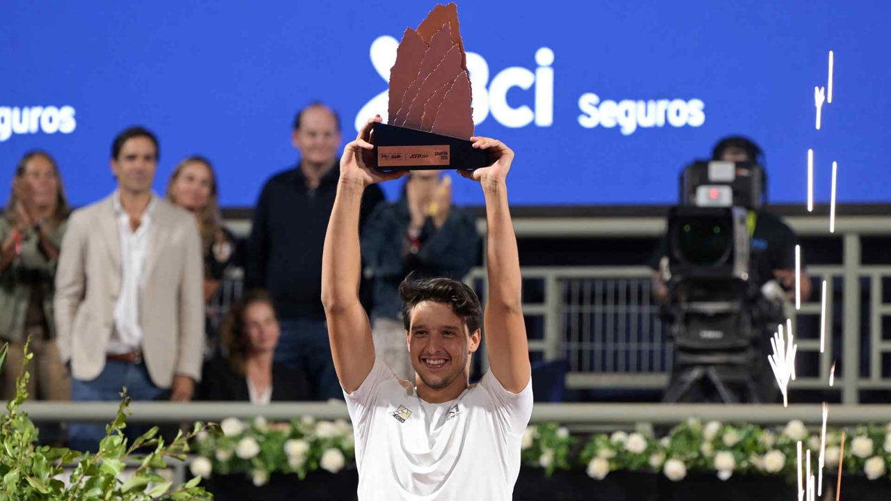 Lanjutkan Dominasi di Clay-Court, Luciano Darderi Kampiun Di Santiago