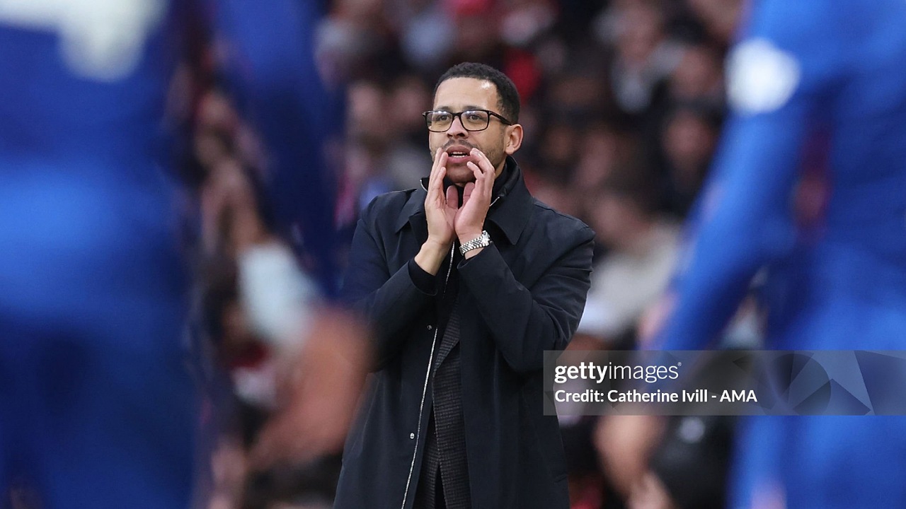 Liam Rosenior Akui Chelsea Krisis Disiplin Usai Kartu Merah Pedro Neto