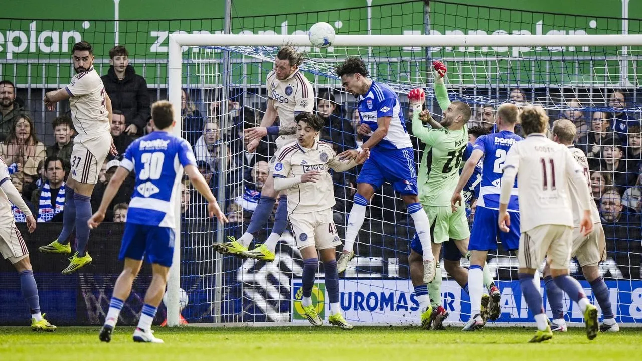 Nyaris Blunder, Maarten Paes Dikiritik Pundit Belanda Meski Clean Sheet