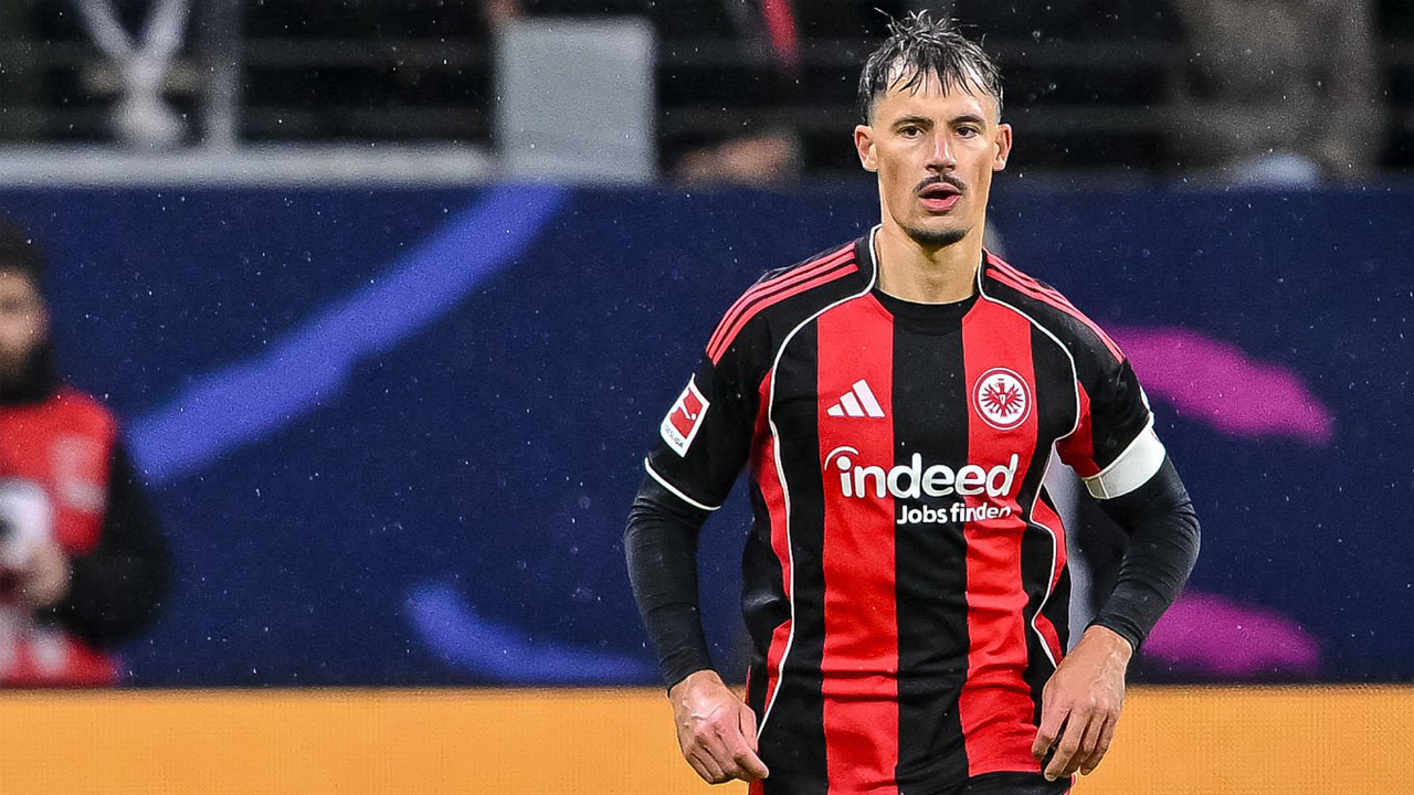 Robin Koch: Kalahkan Freiburg Bikin Frankfurt Makin Pede