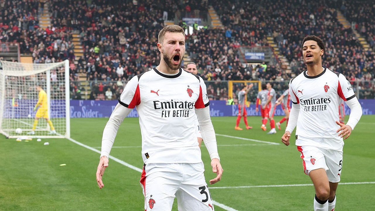 Strahinja Pavlovic dan Rafael Leao Tampil gemilang di Formasi 4-3-3