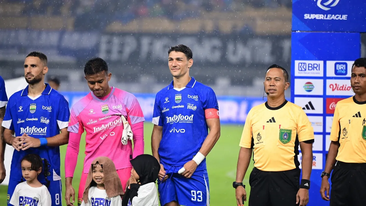 Bek Persib, Federico Barba