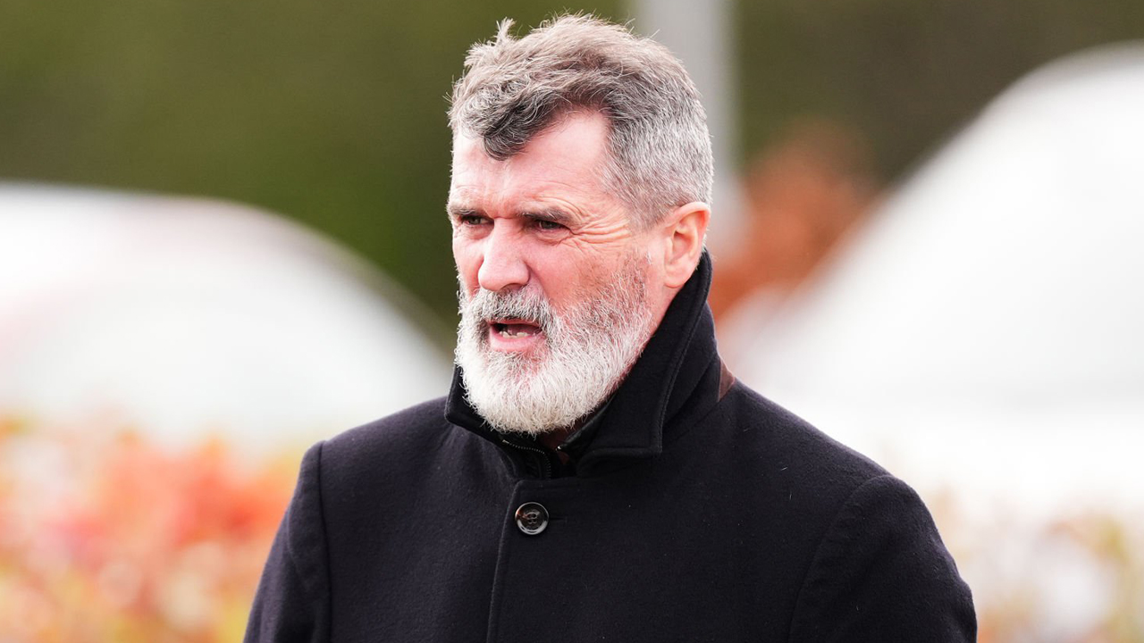 Disindir Roy Keane, Eks Staf MU Balas dengan Kata-Kata Pedas