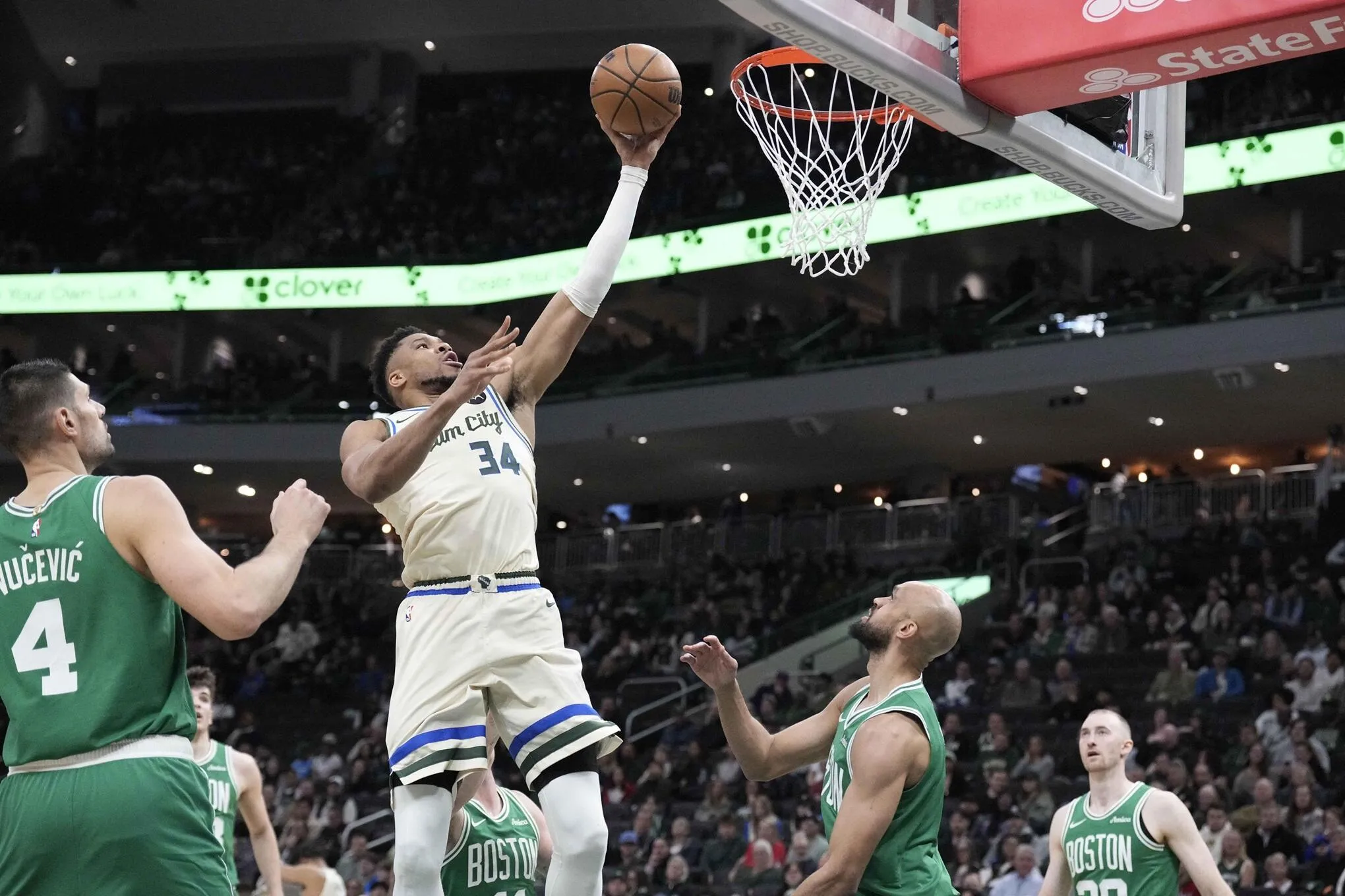 Giannis Kembali, Bucks Takluk Telak dari Celtics - sumber: (mainbasket)