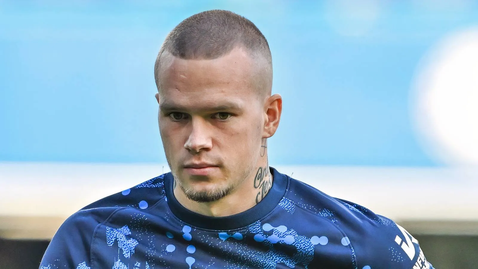 Mykhailo Mudryk Latihan di Uxbridge FC Saat Chelsea Jalani Sanksi - sumber: (givemesport)