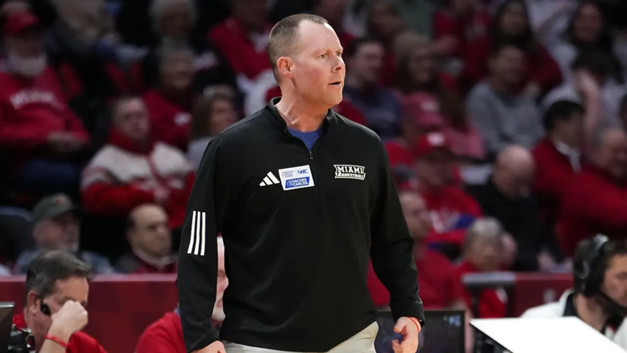 Pelatih Miami Ohio Didenda Usai Kalahkan Western Michigan, Ini Penyebabnya