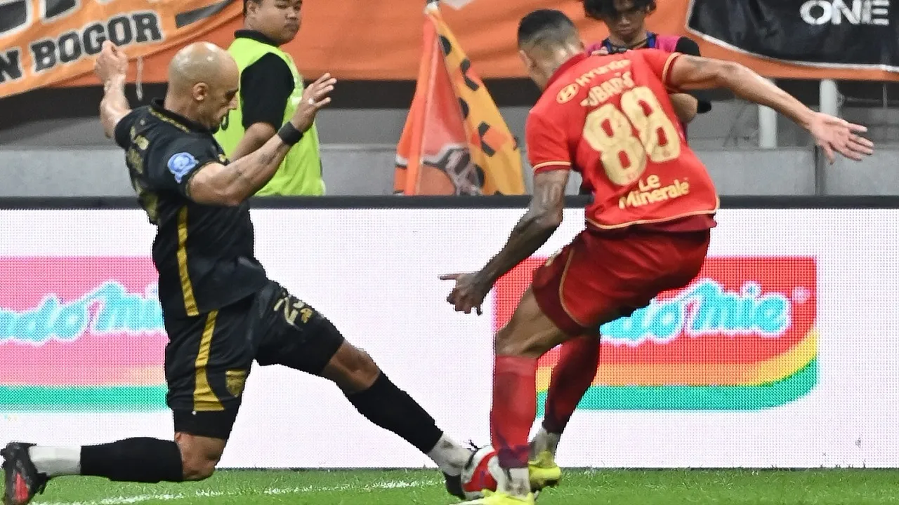 Duel ketat Persija Jakarta kontra Borneo FC