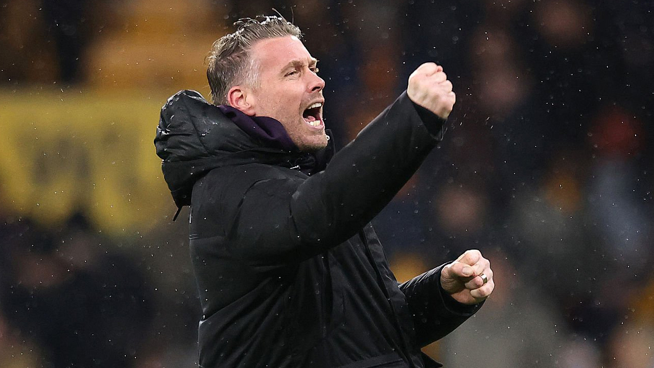 Rob Edwards Tegaskan Wolves Siap Tempur Hadapi Liverpool di Molineux
